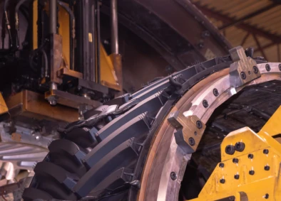 Fabrication du caoutchouc pour systemes de chenilles